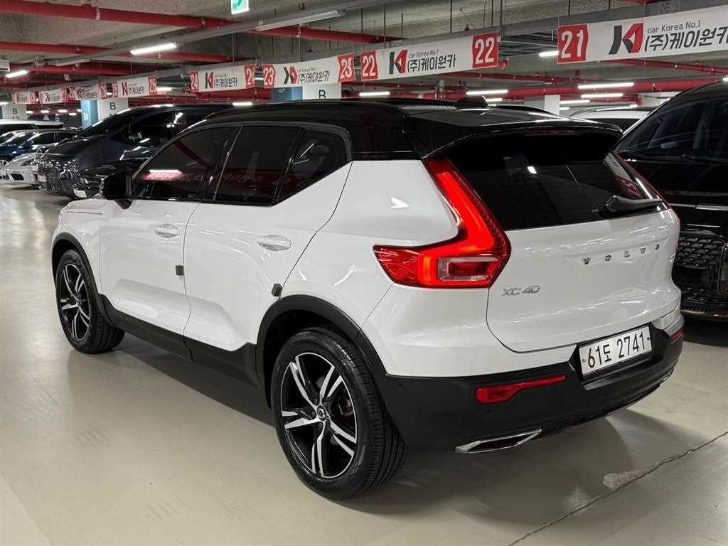 Volvo XC40 - Vista 4