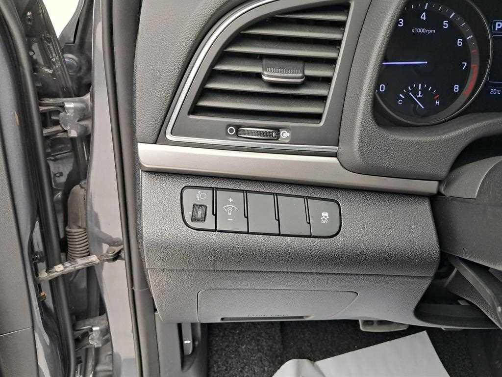 HYUNDAI Avante 2017 Gris - Importación desde Corea - HF Imports Iquique - Foto 13