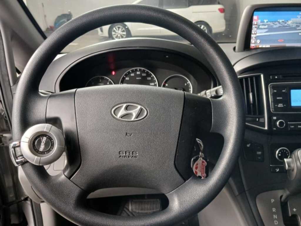 HYUNDAI Starex - Vista 11