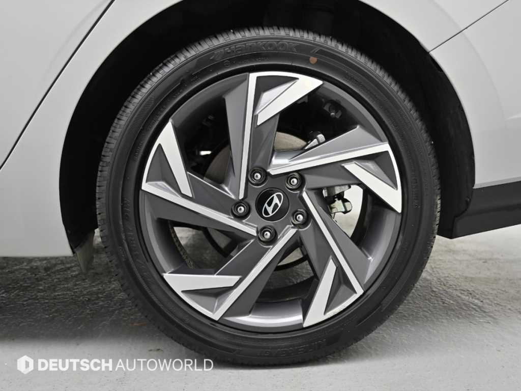 HYUNDAI Avante - Vista 5