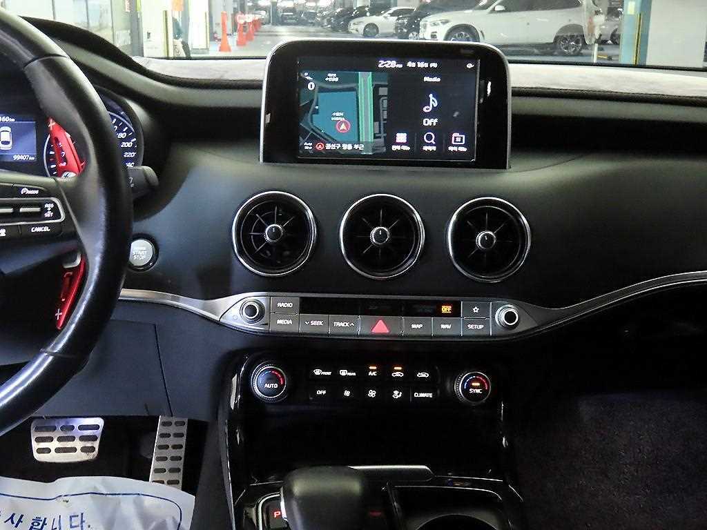 KIA Stinger - Vista 11