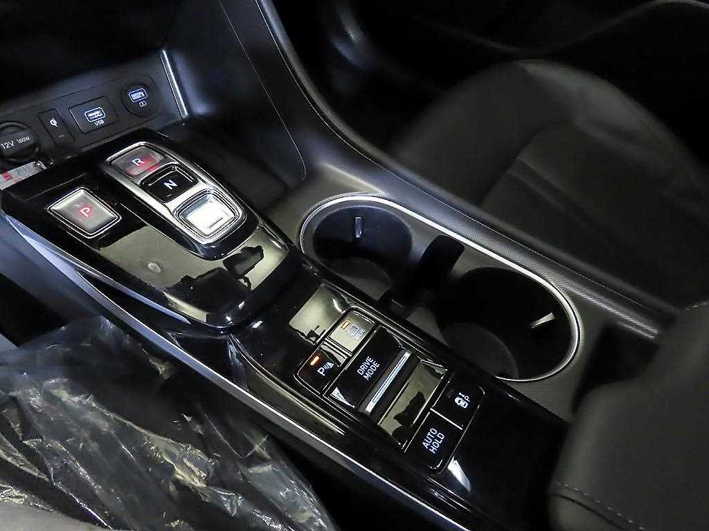 HYUNDAI Sonata - Vista 12