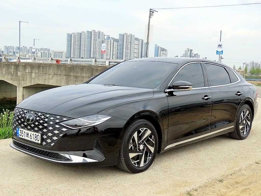 HYUNDAI Grandeur - Vista 2