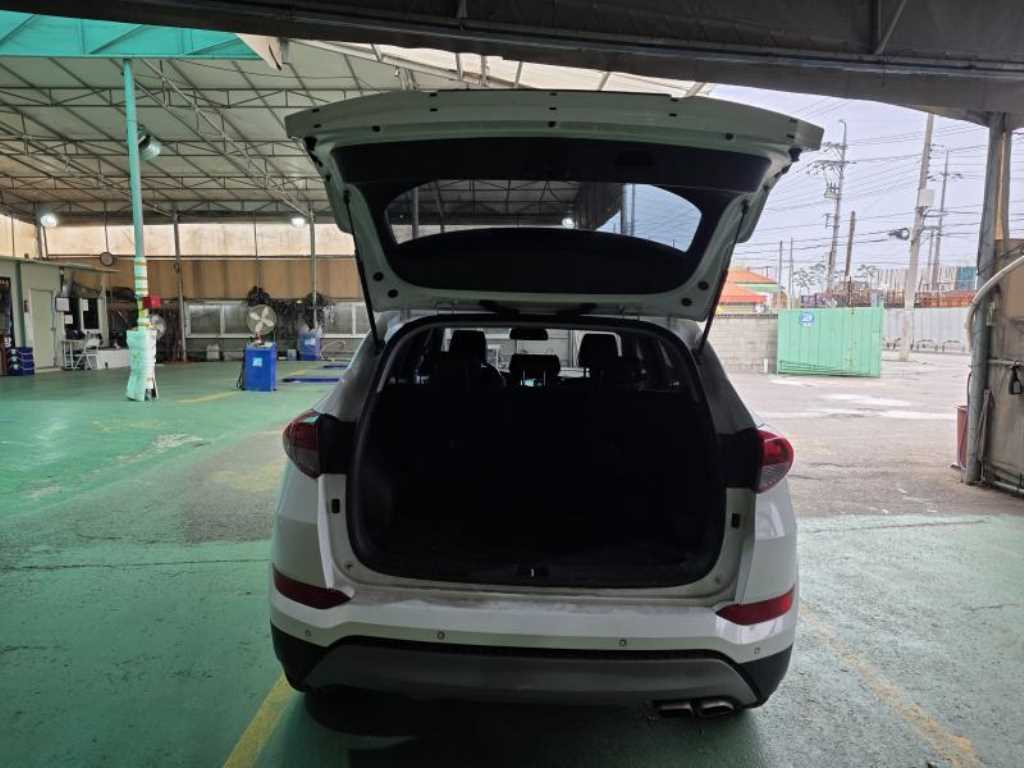 HYUNDAI Tucson - Vista 7