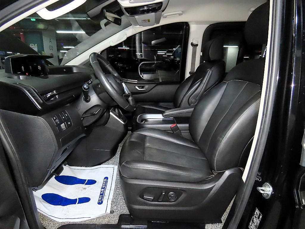 HYUNDAI Staria - Vista 6