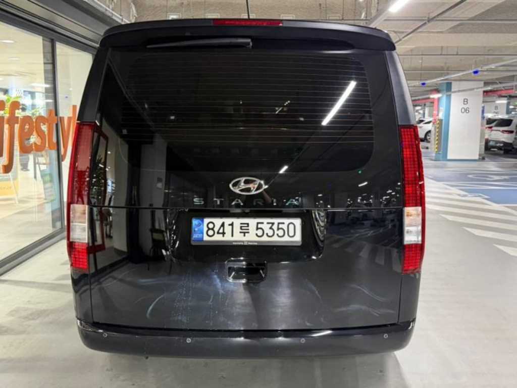 HYUNDAI Staria - Vista 5