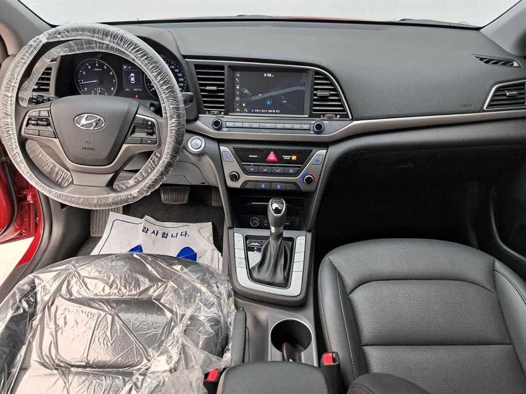 HYUNDAI Avante - Vista 6