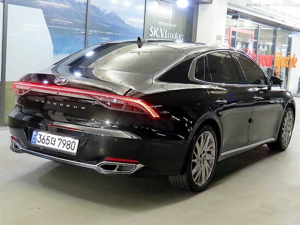 HYUNDAI Grandeur - Vista 4