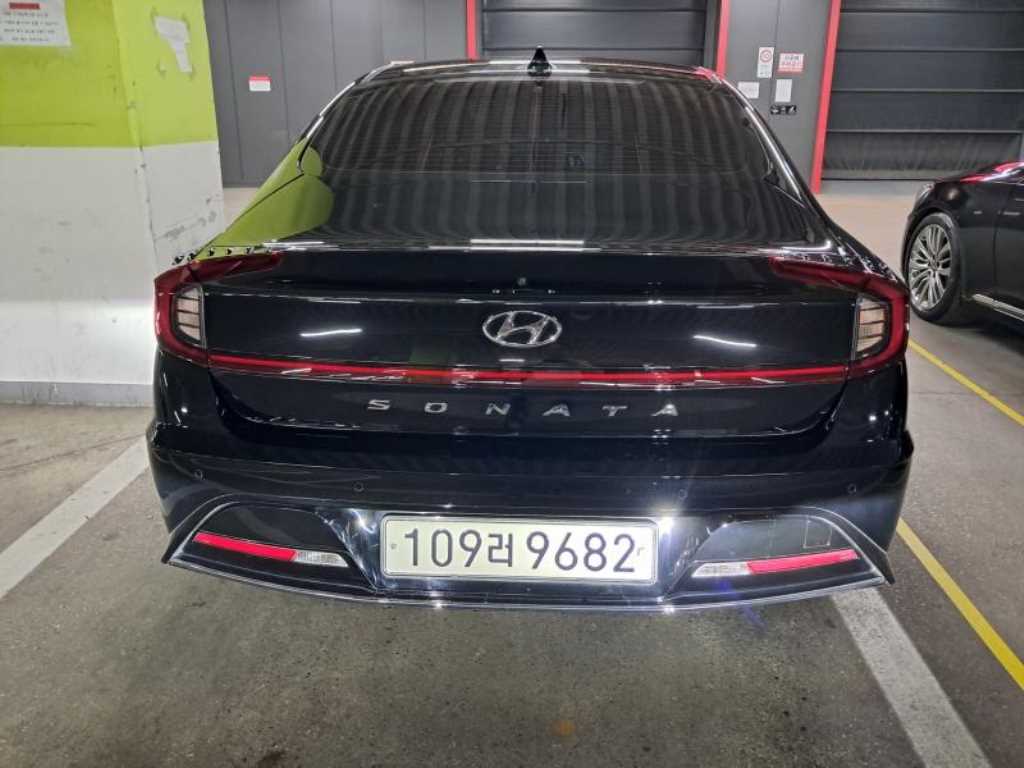 HYUNDAI Sonata - Vista 3