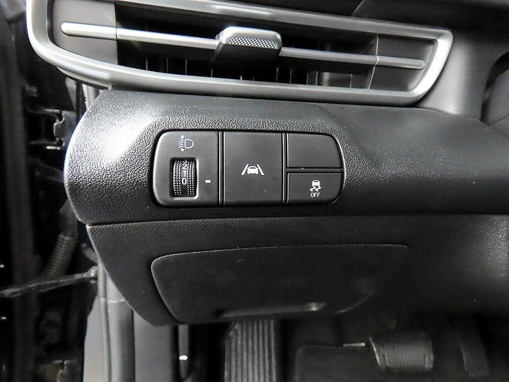 HYUNDAI Avante - Vista 12