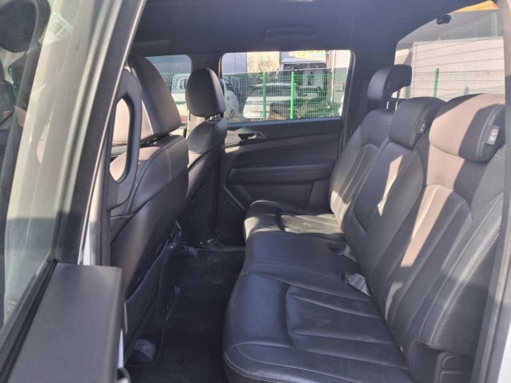 Ssangyong Rexton - Vista 12