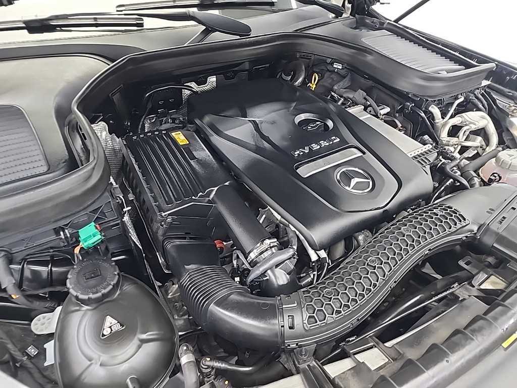 Mercedes Benz GLC Class - Vista 5