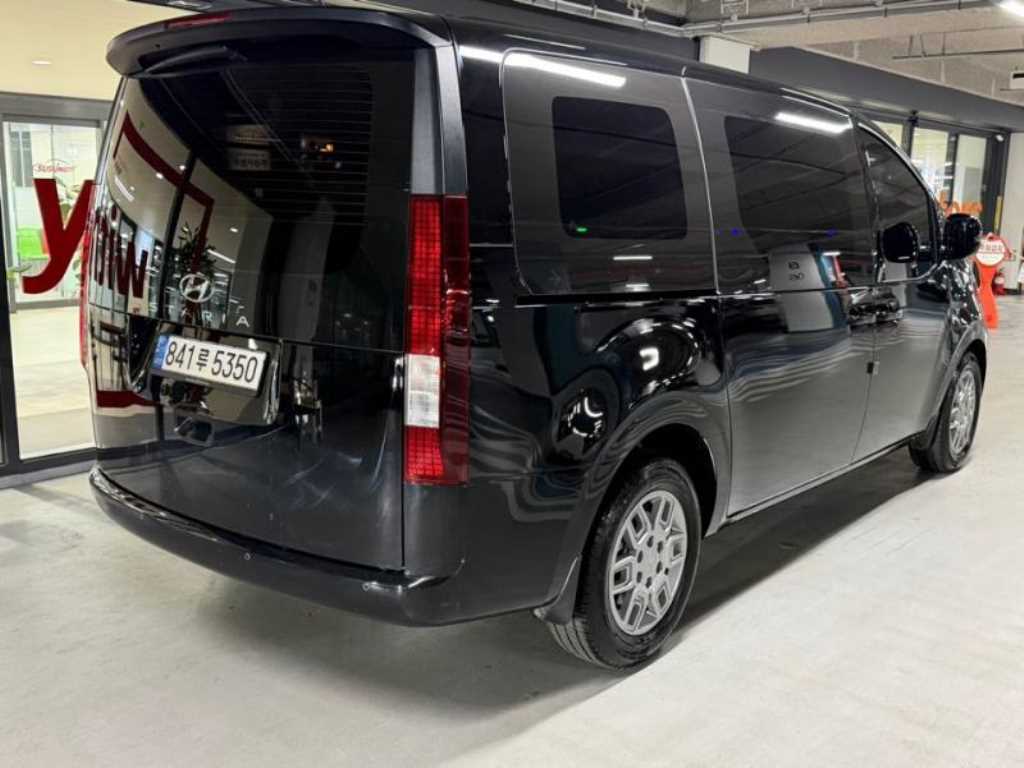HYUNDAI Staria - Vista 4