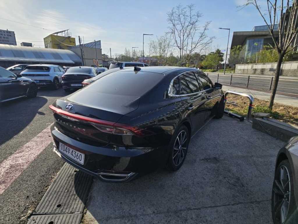 HYUNDAI Grandeur - Vista 5