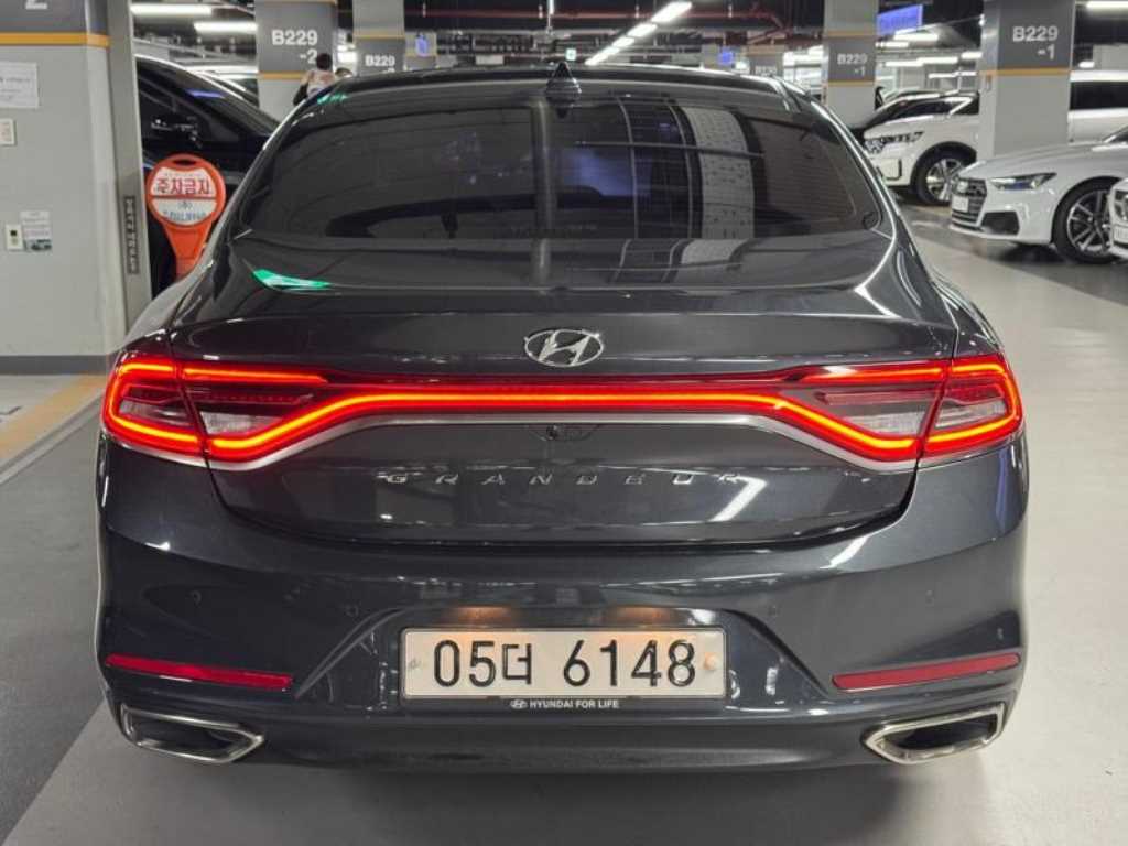 HYUNDAI Grandeur - Vista 4