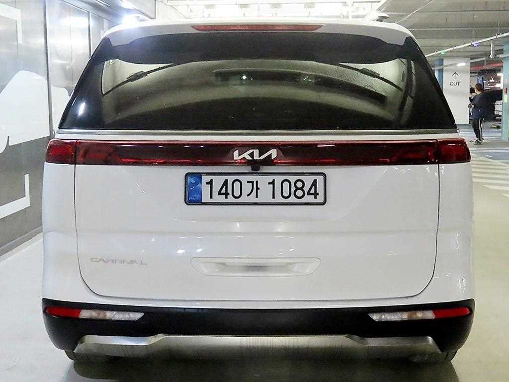 KIA Carnival - Vista 5