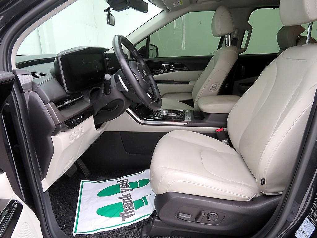 KIA Carnival - Vista 7