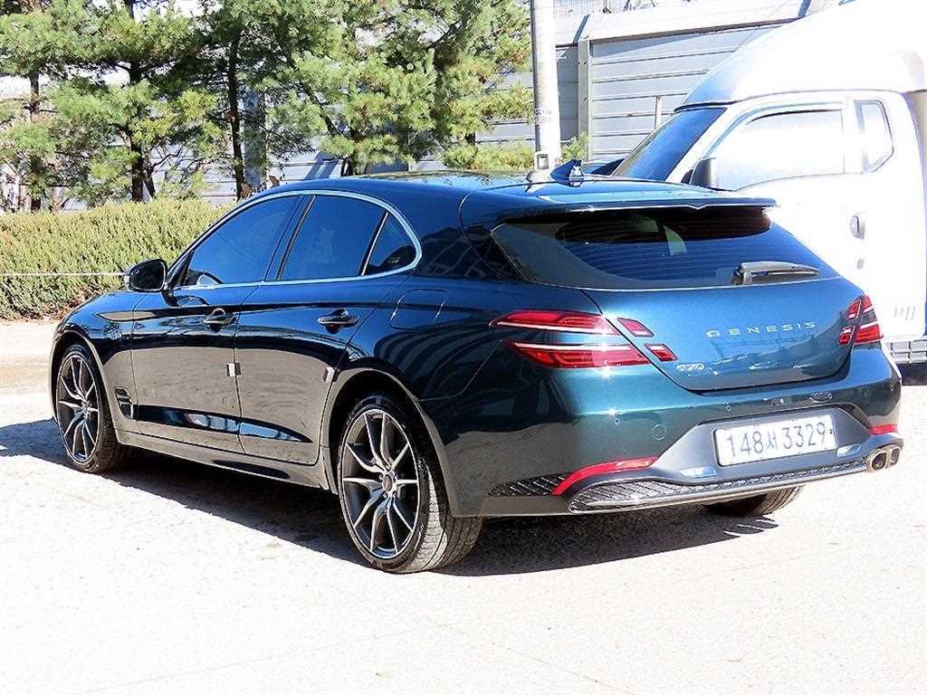 Genesis G70 - Vista 3