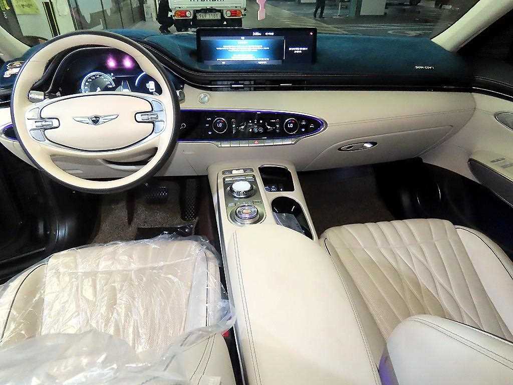 Genesis GV70 - Vista 10