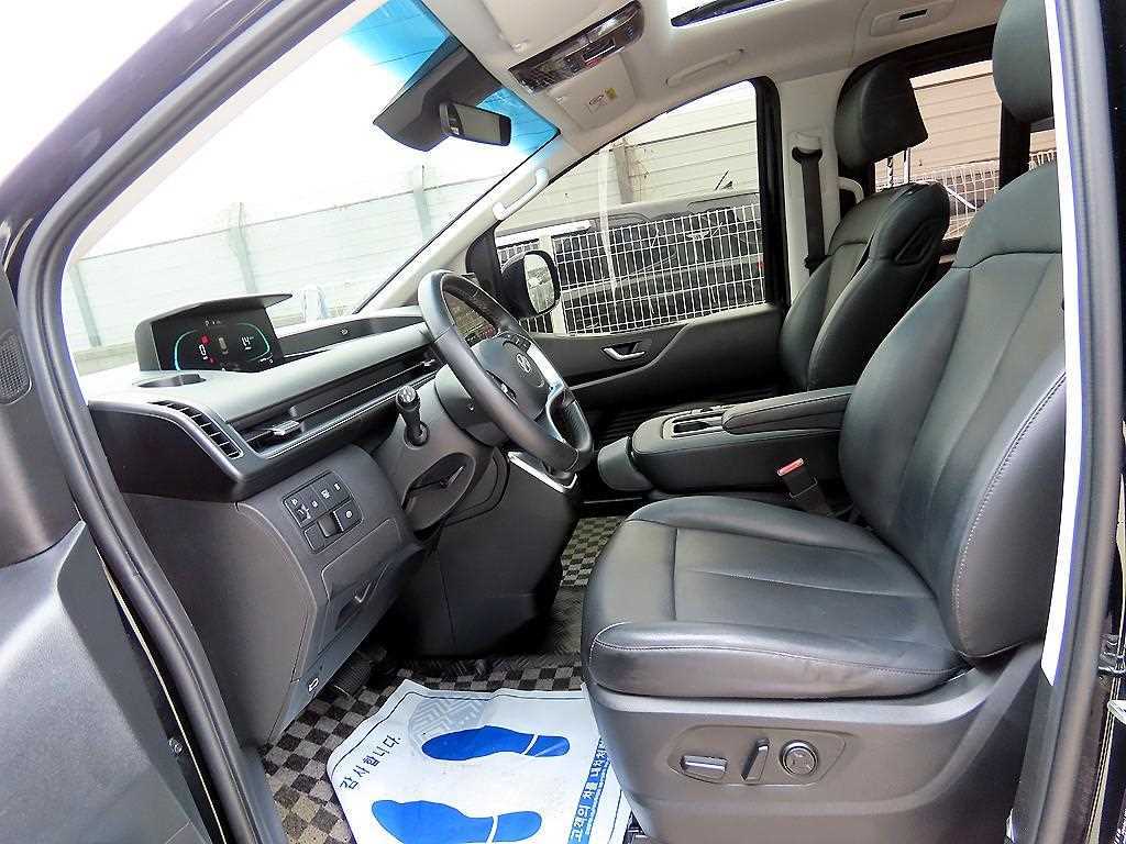 HYUNDAI Staria - Vista 5