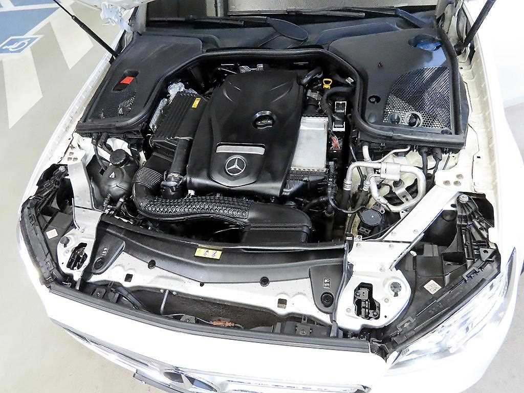 Mercedes Benz E class - Vista 7