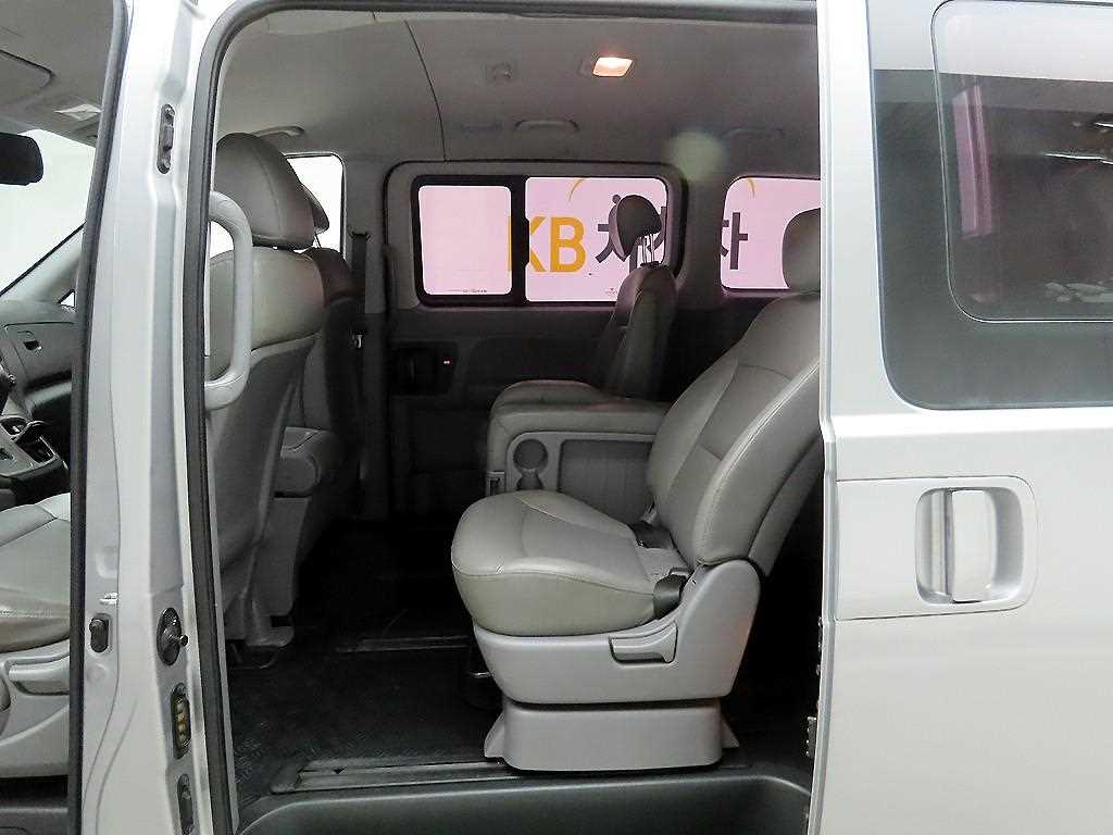 HYUNDAI Starex 2012 Gris - Importación desde Corea - HF Imports Iquique - Foto 13