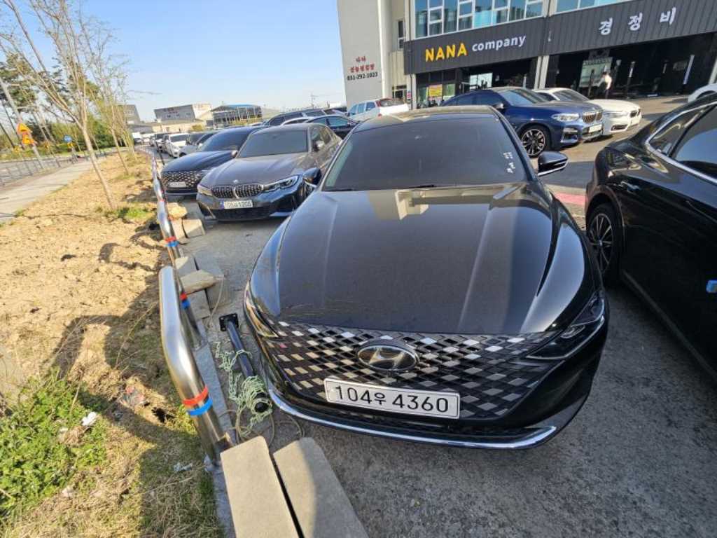 HYUNDAI Grandeur - Vista 2