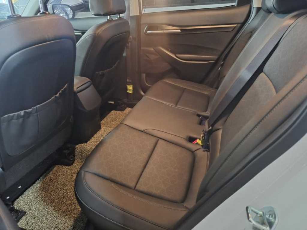 KIA Seltos - Vista 7