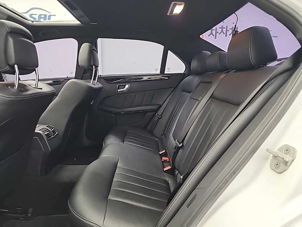 Mercedes Benz E class - Vista 12