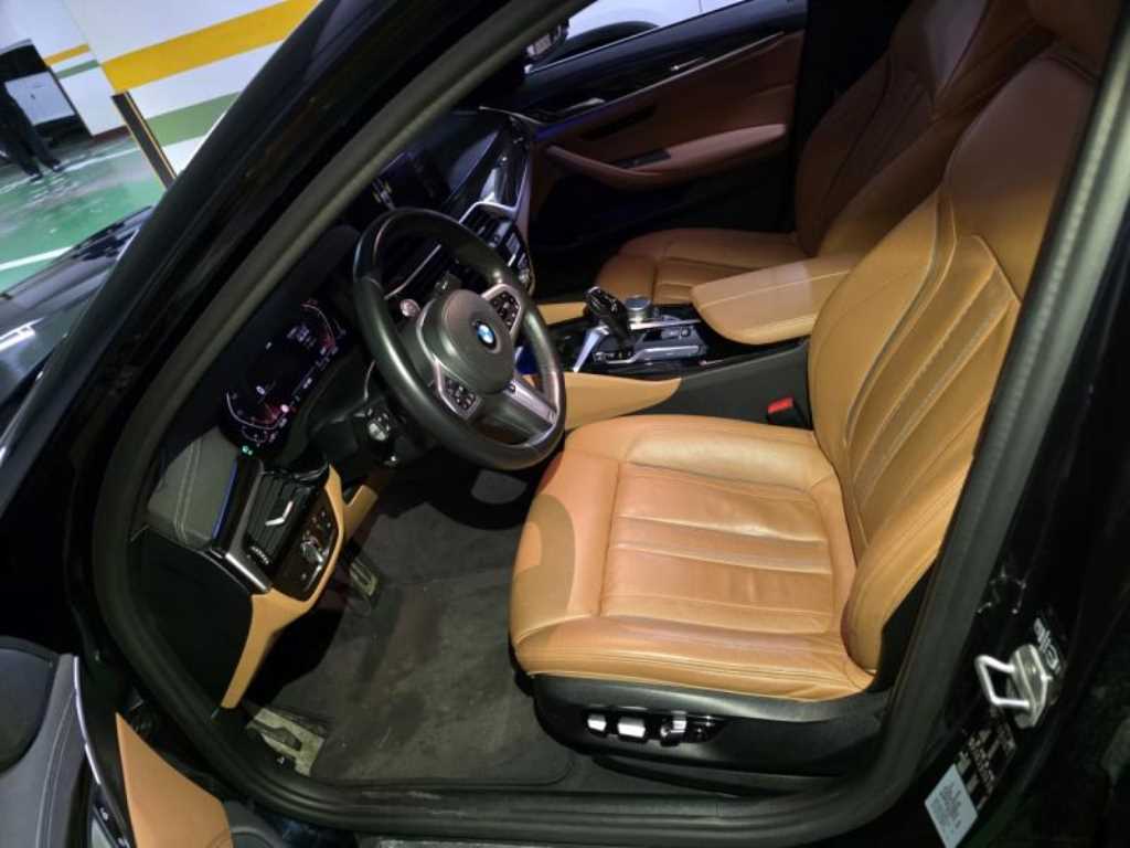 BMW 5 Series 2021 Negro - Importación desde Corea - HF Imports Iquique - Foto 1