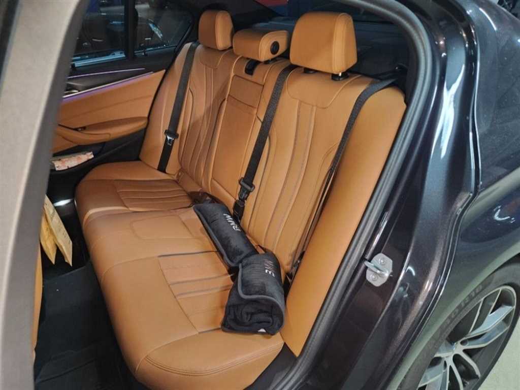 BMW 5 Series - Vista 7