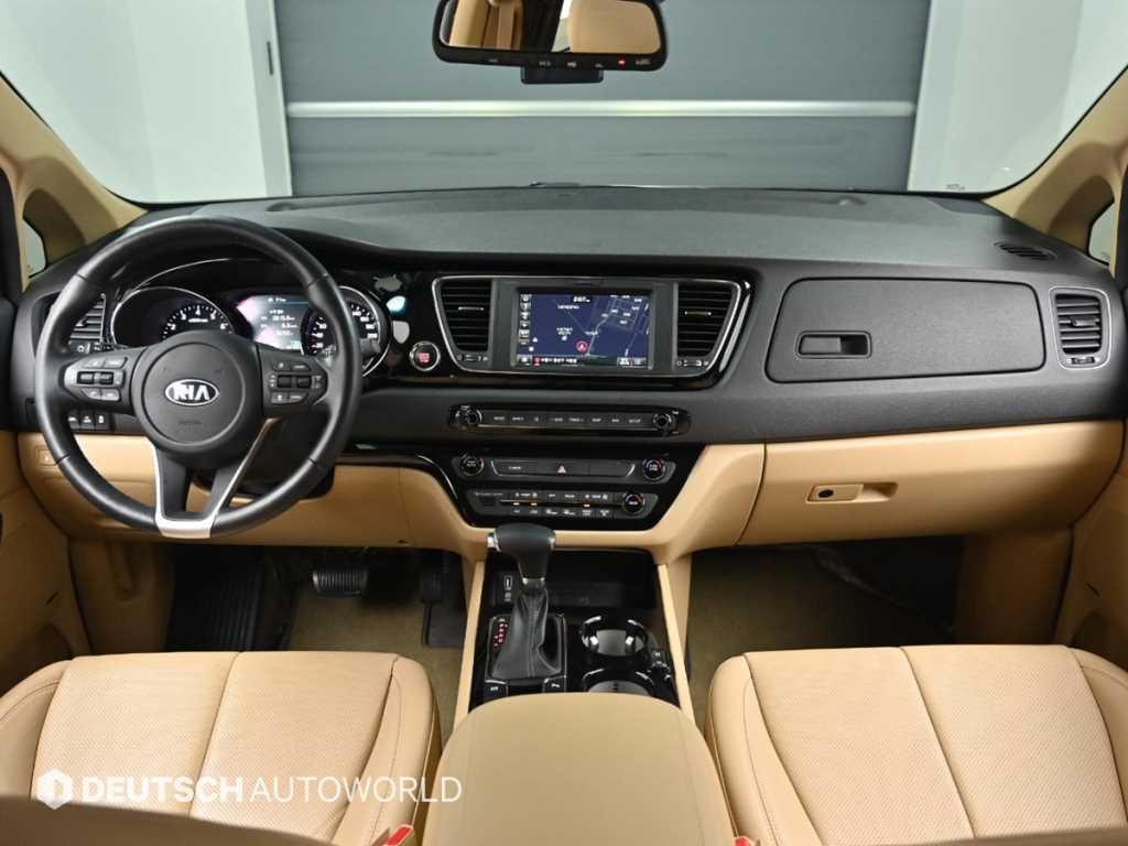 KIA Carnival - Vista 7