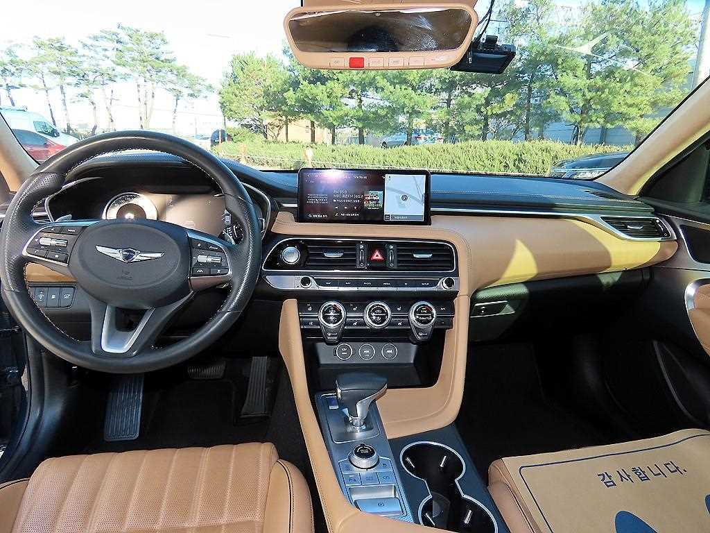 Genesis G70 - Vista 7