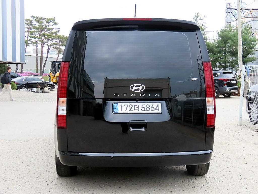 HYUNDAI Staria - Vista 4