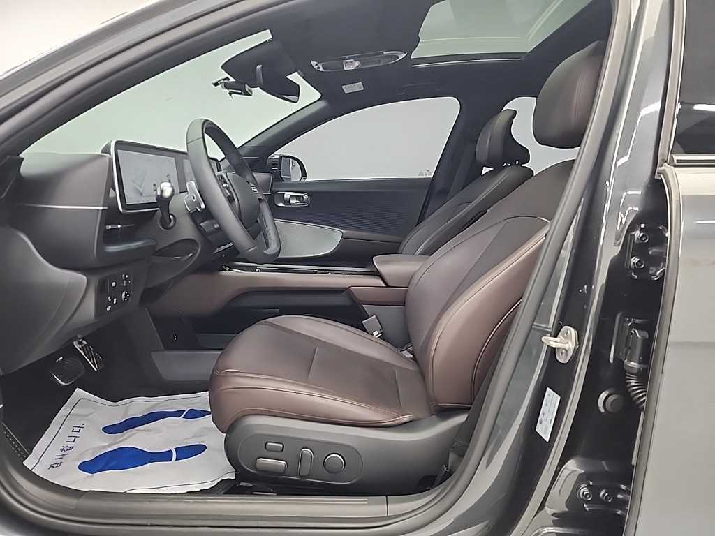 HYUNDAI Ioniq 6 - Vista 11