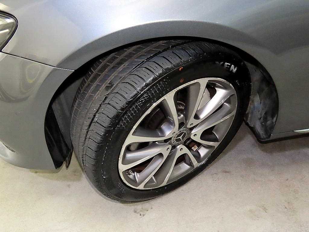 Mercedes Benz E class - Vista 7