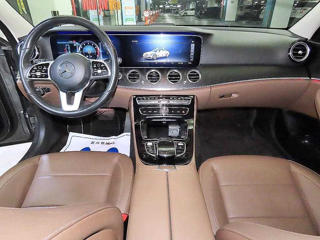 Mercedes Benz E class - Vista 8