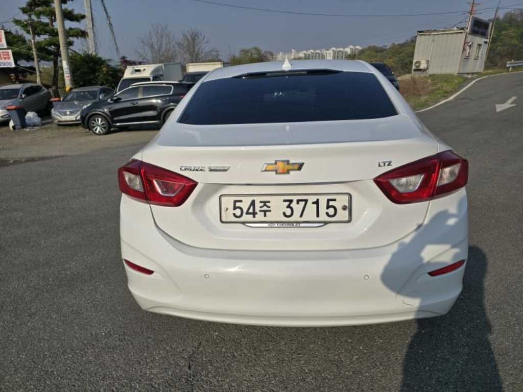Chevrolet Cruise - Vista 4