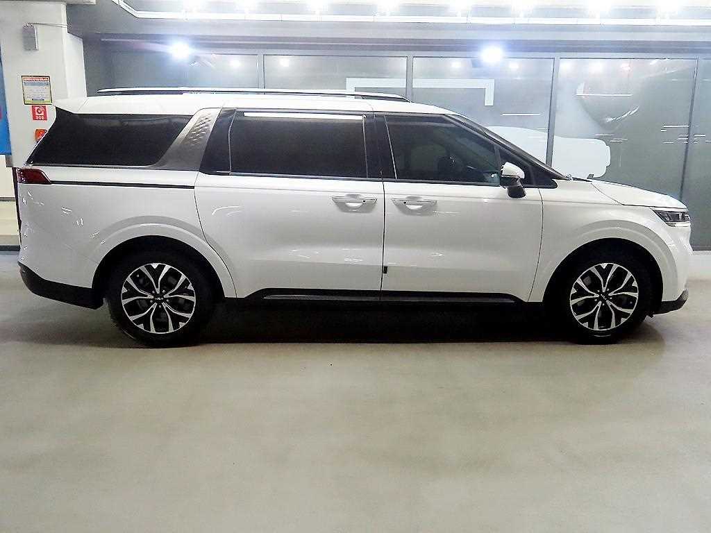 KIA Carnival - Vista 3