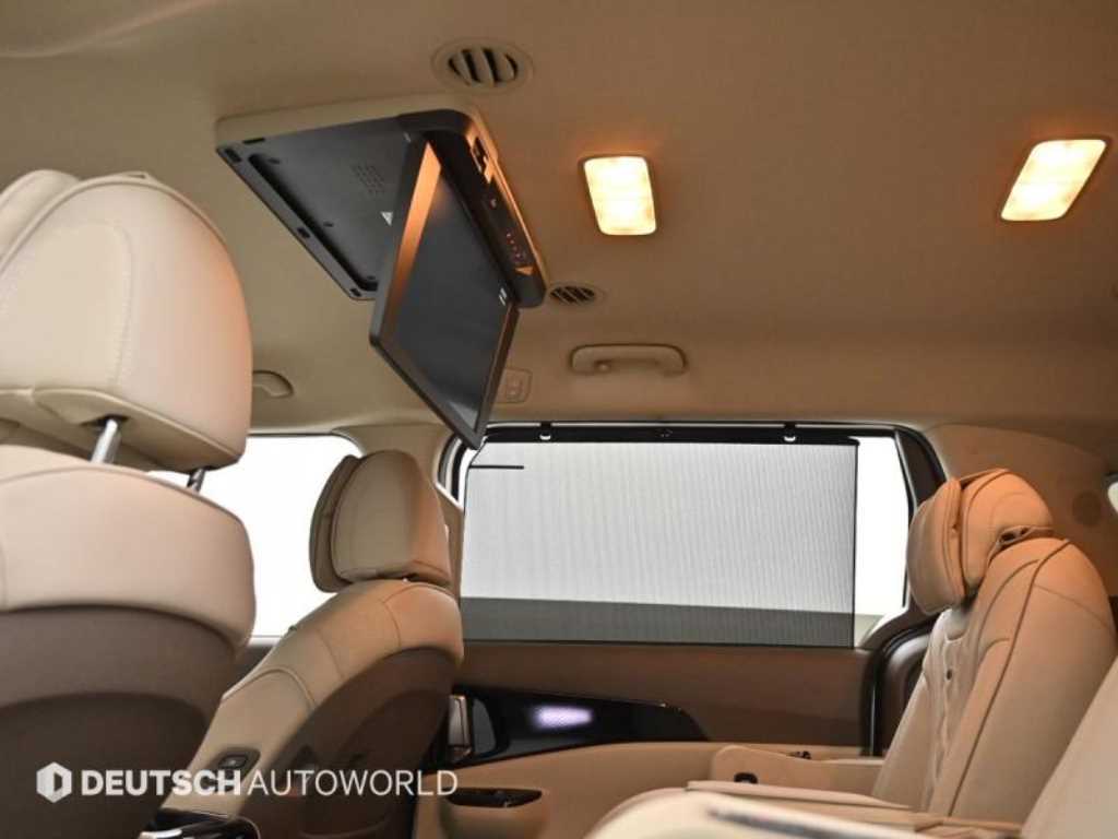KIA Carnival - Vista 12