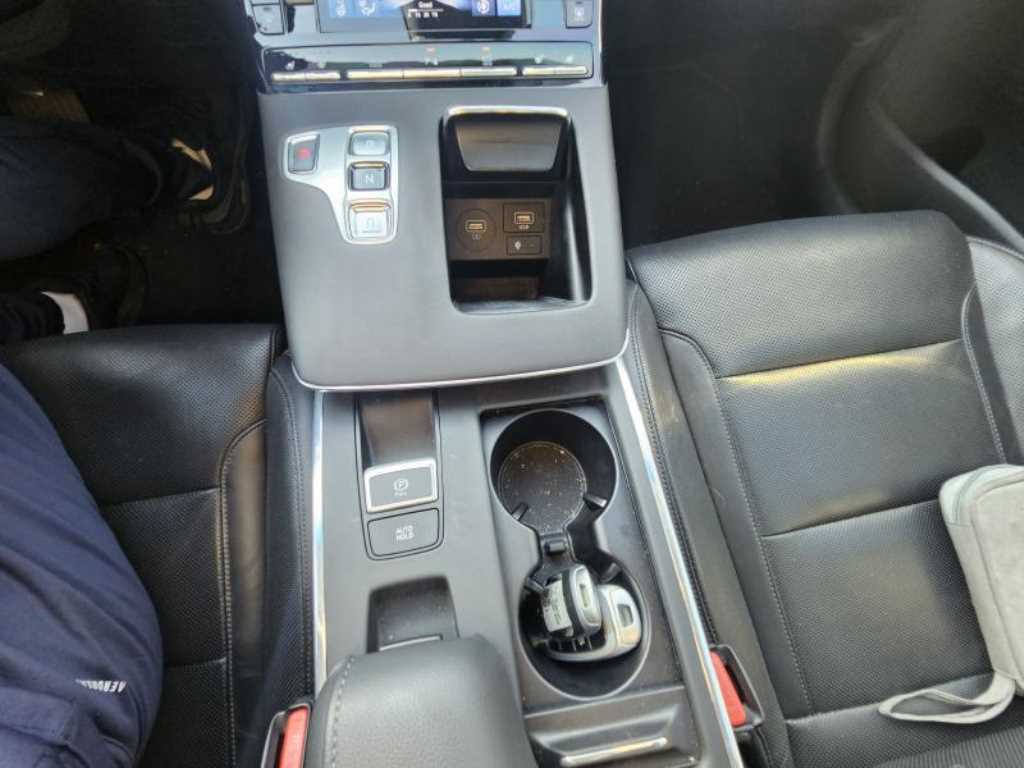 HYUNDAI Grandeur - Vista 11