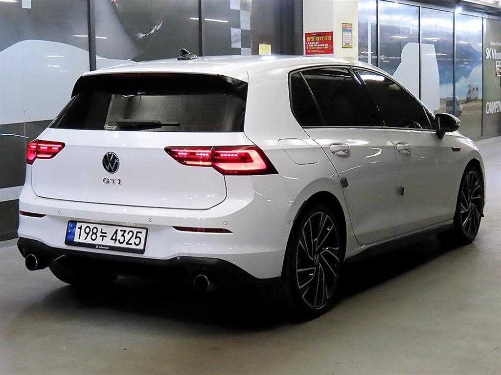 Volkswagen Golf - Vista 4