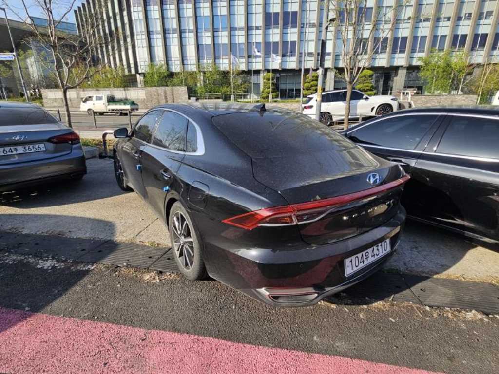 HYUNDAI Grandeur - Vista 5
