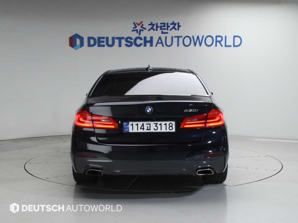 BMW 5 Series - Vista 4