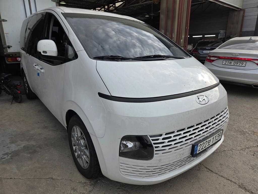 HYUNDAI Staria - Vista 2