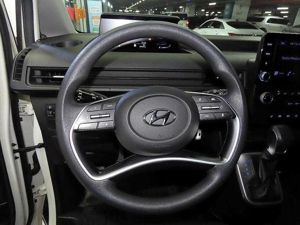 HYUNDAI Staria - Vista 8