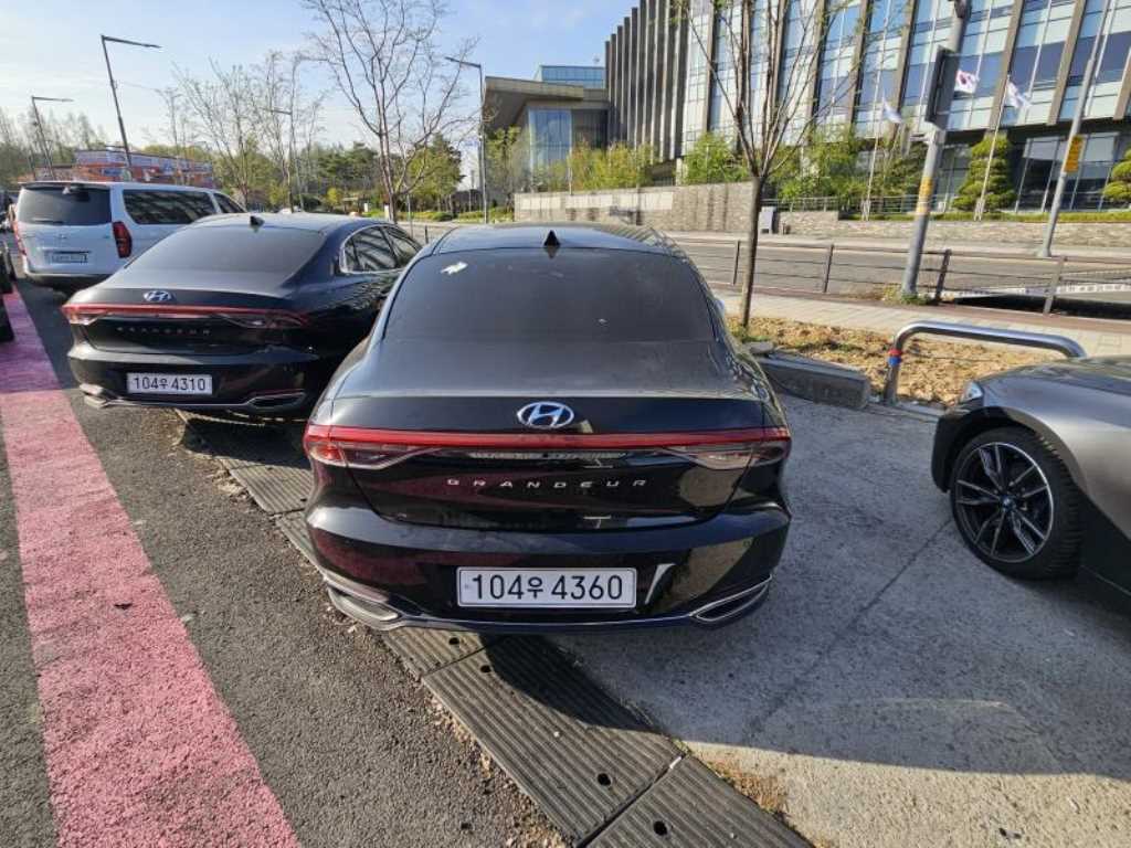 HYUNDAI Grandeur - Vista 4