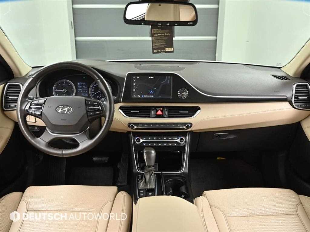 HYUNDAI Grandeur - Vista 7