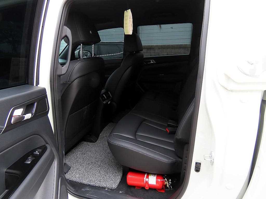 Ssangyong Musso - Vista 6