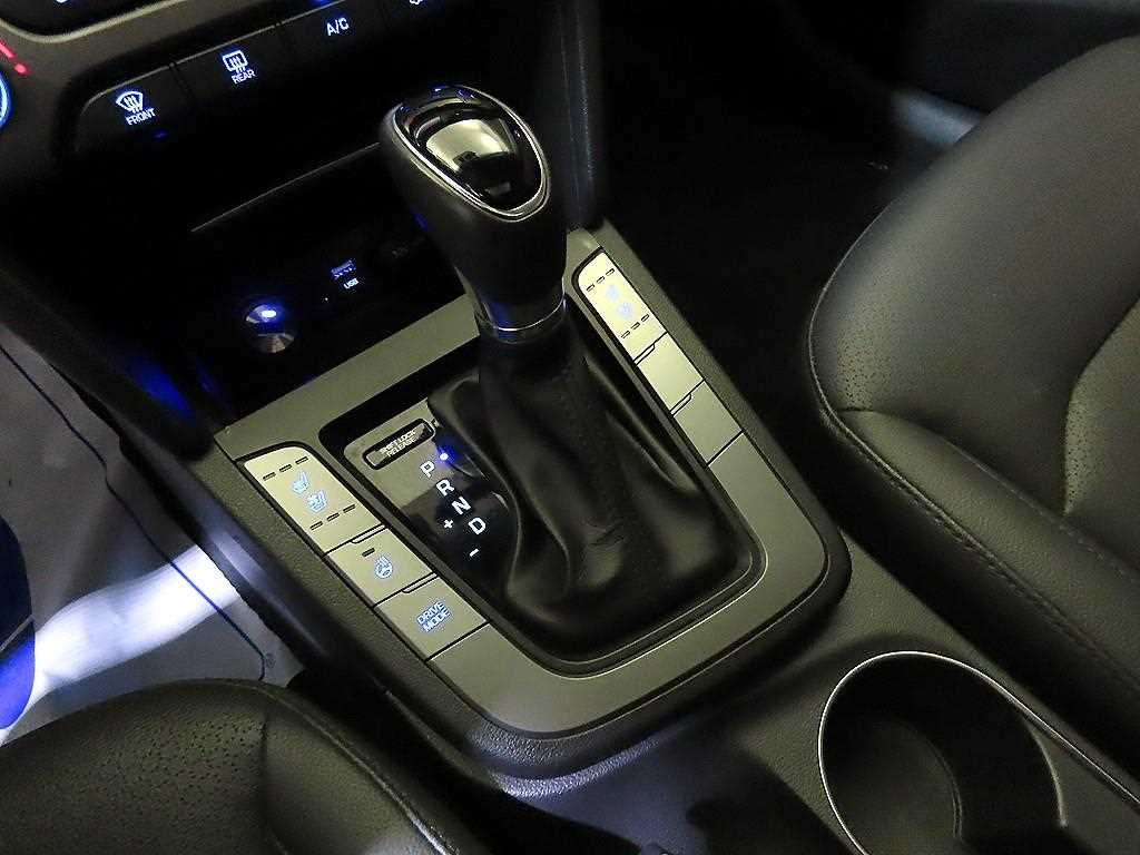 HYUNDAI Avante - Vista 12